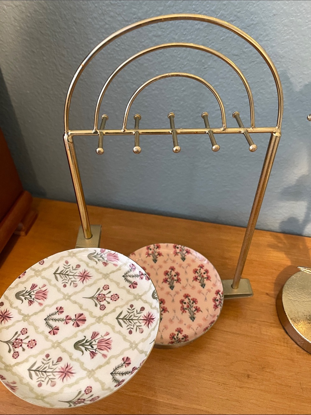 Two Jewelry Stands - Picture 2 of 7